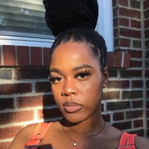 Meet your Posher, Juamia